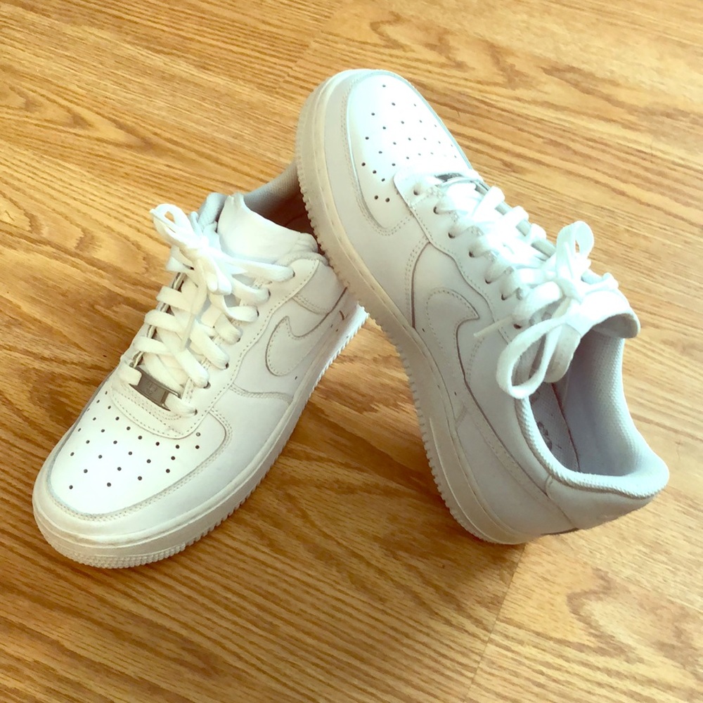 Boys size 6Y Nike white low Air Force 1 sneakers